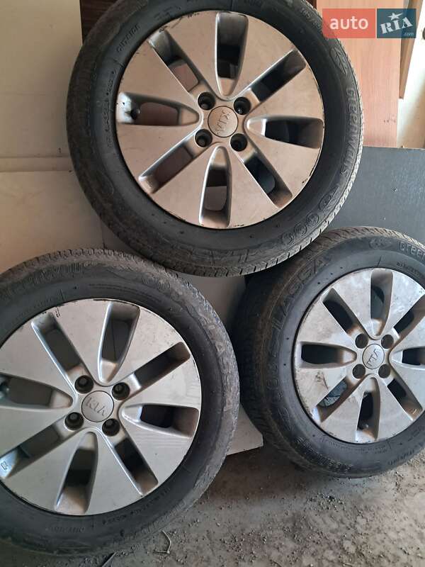 Седан Kia Rio 2012 в Кропивницком