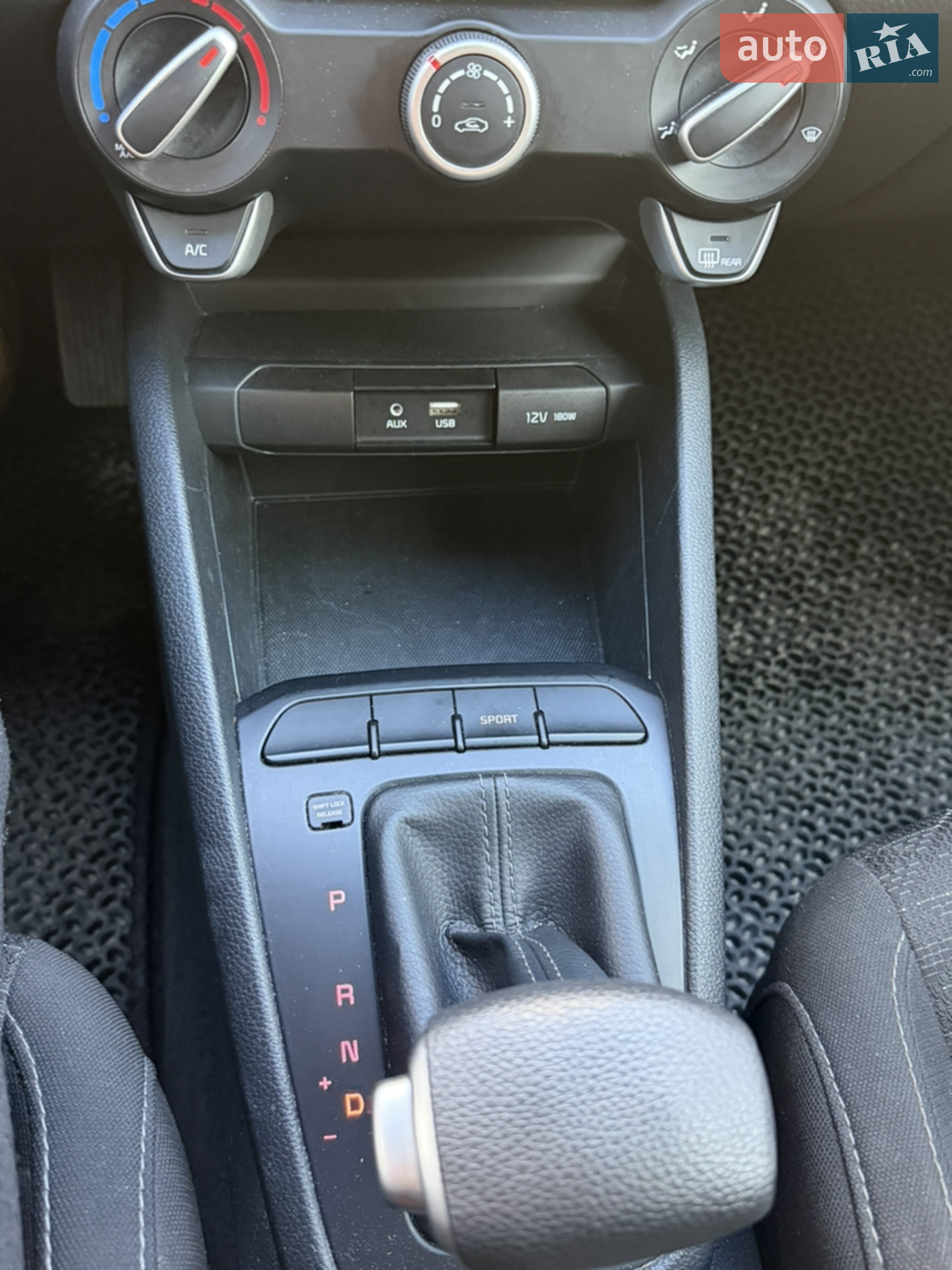 2020 Kia Rio - мініатюра 17