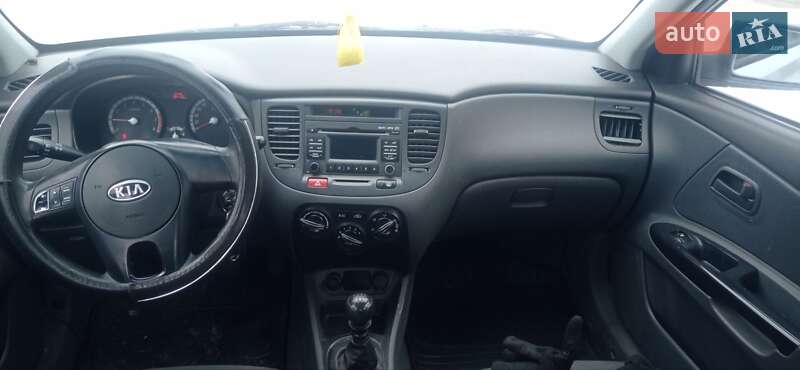 Седан Kia Rio 2011 в Подольске