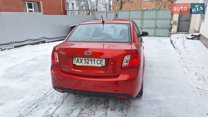 Седан Kia Rio 2010 в Полтаве