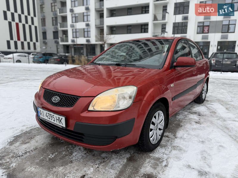 Седан Kia Rio 2005 в Киеве