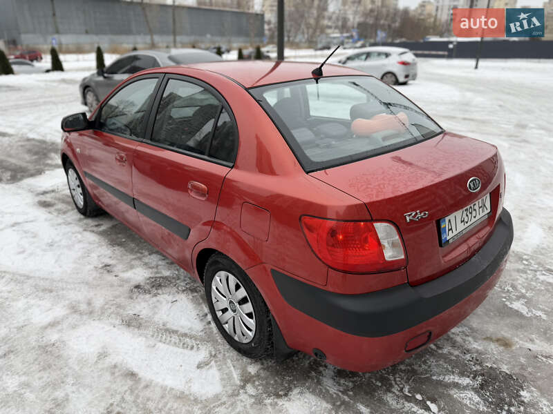 Седан Kia Rio 2005 в Киеве