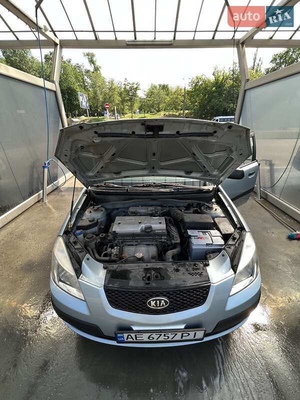 Седан Kia Rio 2008 в Дніпрі