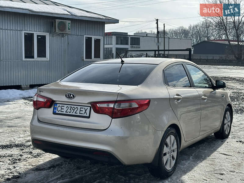 Седан Kia Rio 2012 в Чернівцях