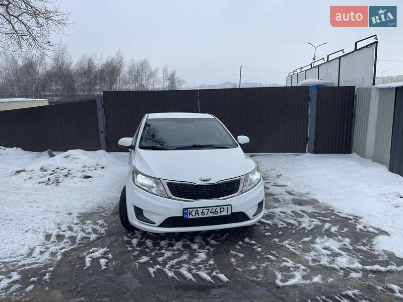 Седан Kia Rio 2013 в Киеве