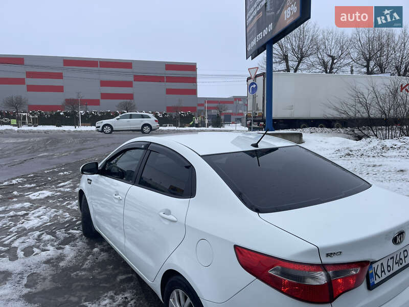 Седан Kia Rio 2013 в Киеве