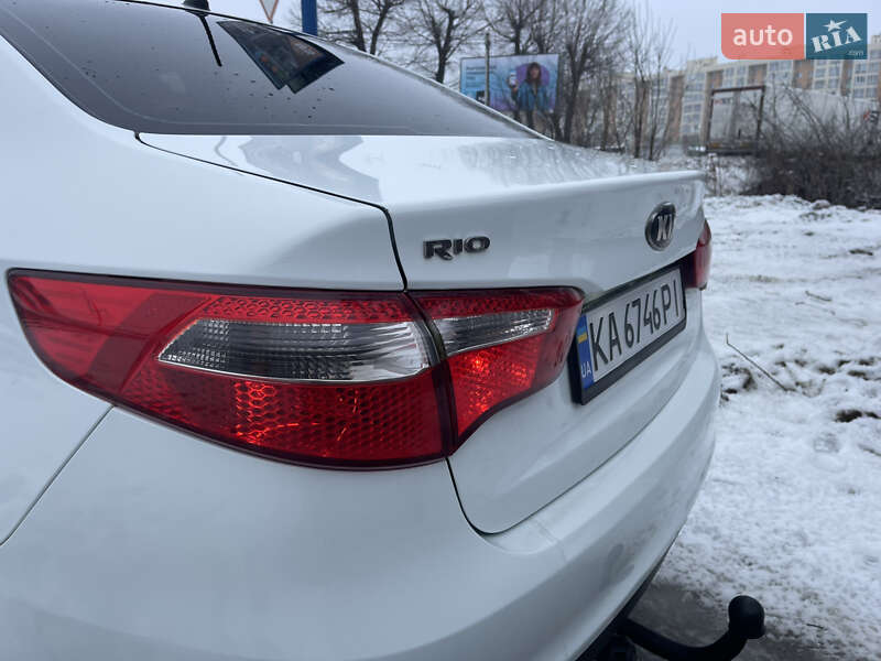 Седан Kia Rio 2013 в Киеве