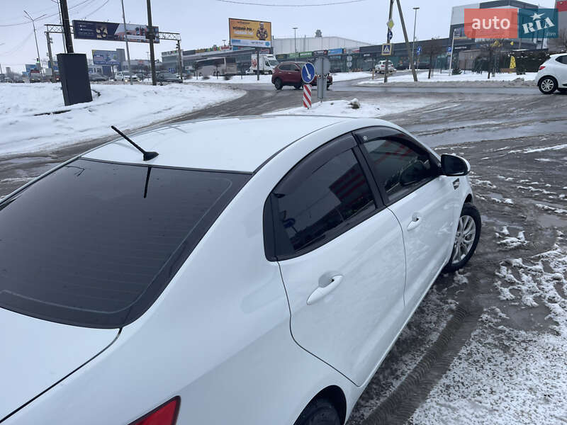 Седан Kia Rio 2013 в Киеве