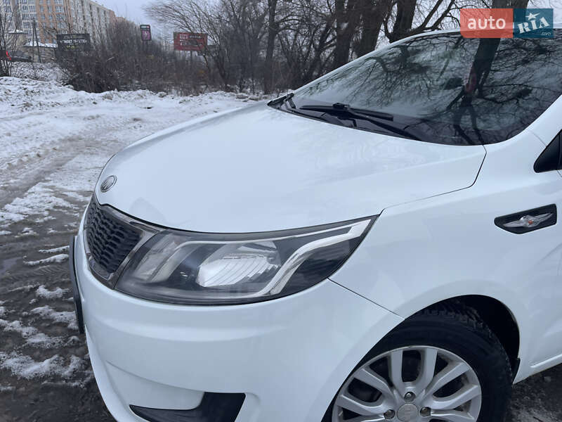 Седан Kia Rio 2013 в Киеве