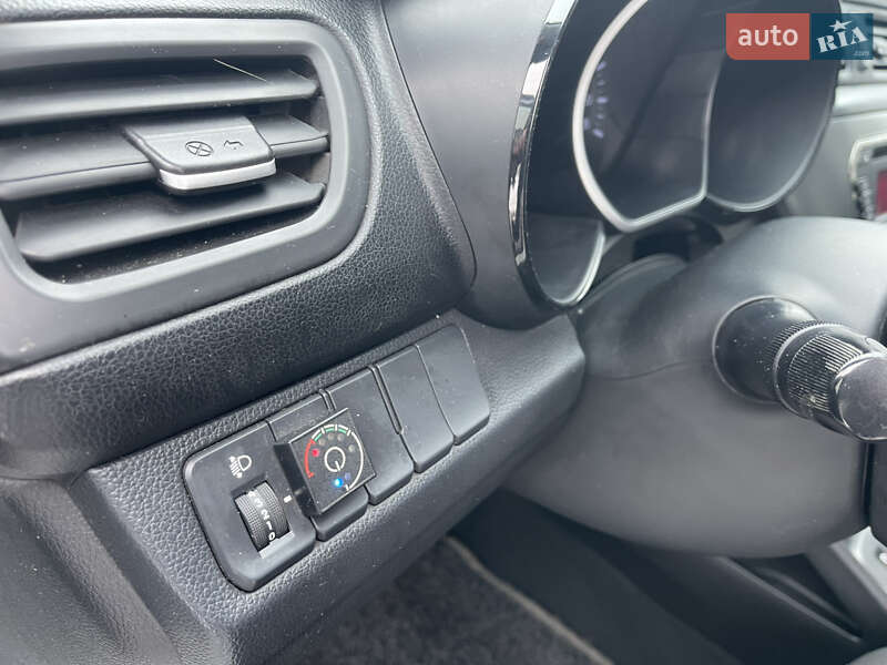 Седан Kia Rio 2013 в Киеве