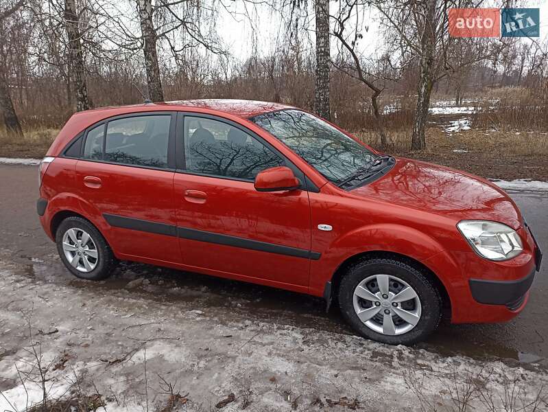Хэтчбек Kia Rio 2008 в Лубнах