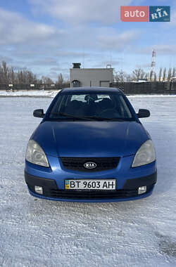 Хэтчбек Kia Rio 2007 в Киеве