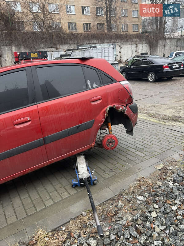 Хэтчбек Kia Rio 2008 в Киеве
