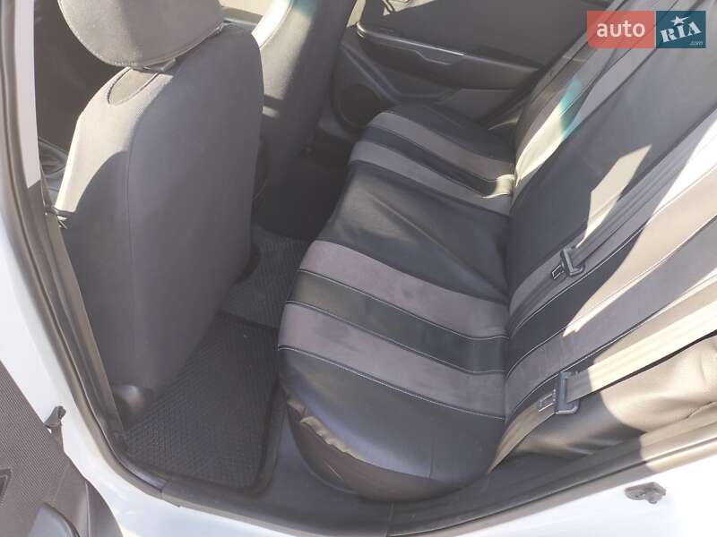 Седан Kia Rio 2013 в Львові