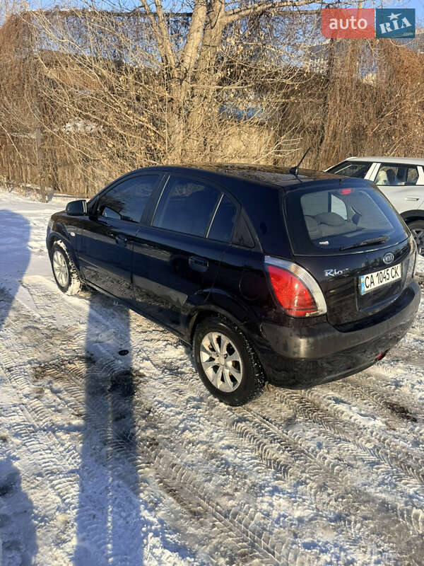 Хэтчбек Kia Rio 2008 в Киеве