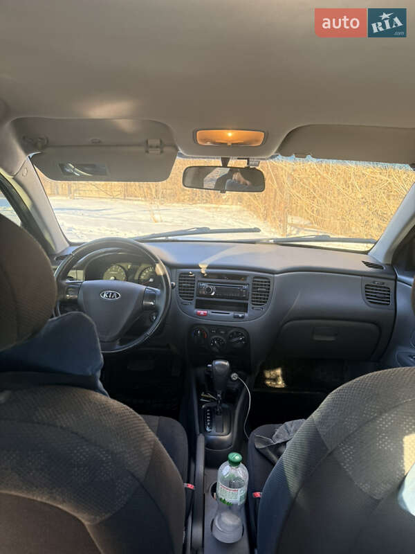 Хэтчбек Kia Rio 2008 в Киеве