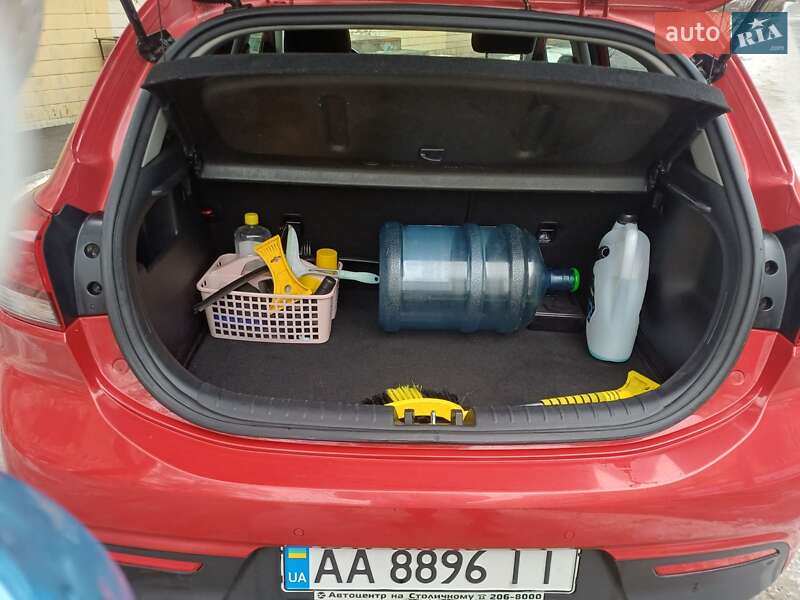 Хэтчбек Kia Rio 2017 в Киеве