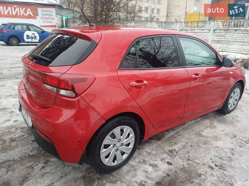 Хэтчбек Kia Rio 2017 в Киеве