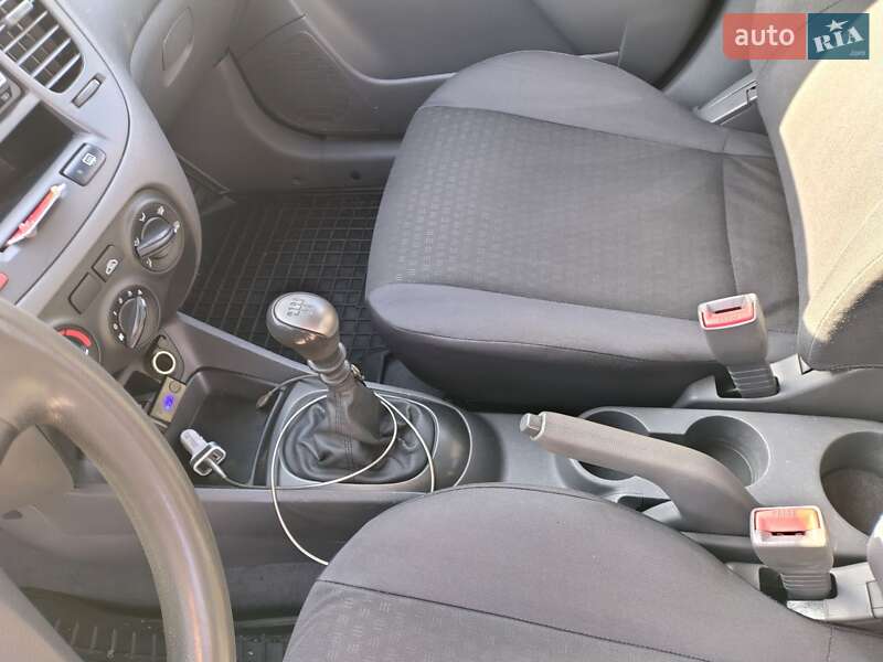 Седан Kia Rio 2007 в Житомире