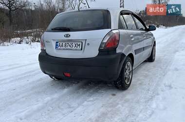 Хэтчбек Kia Rio 2008 в Киеве