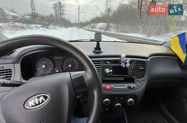 Хэтчбек Kia Rio 2008 в Киеве