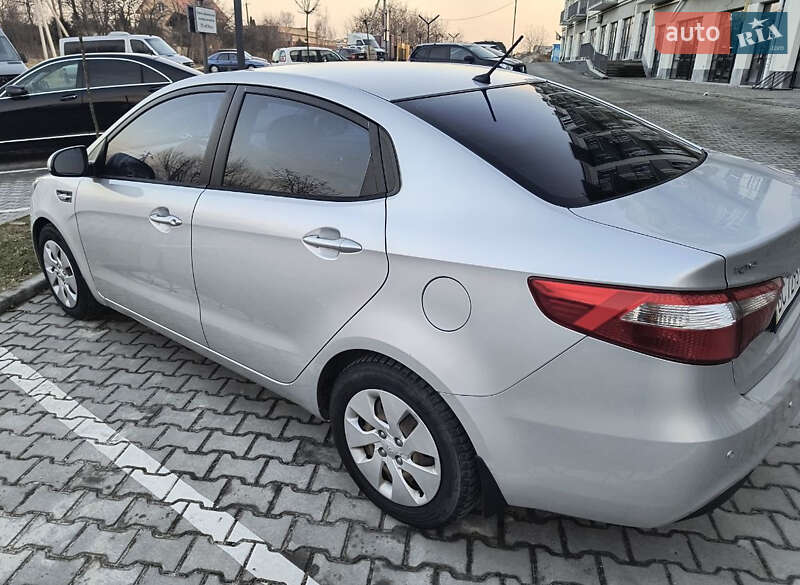 Седан Kia Rio 2012 в Винниках
