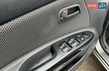 Хэтчбек Kia Rio 2010 в Киеве