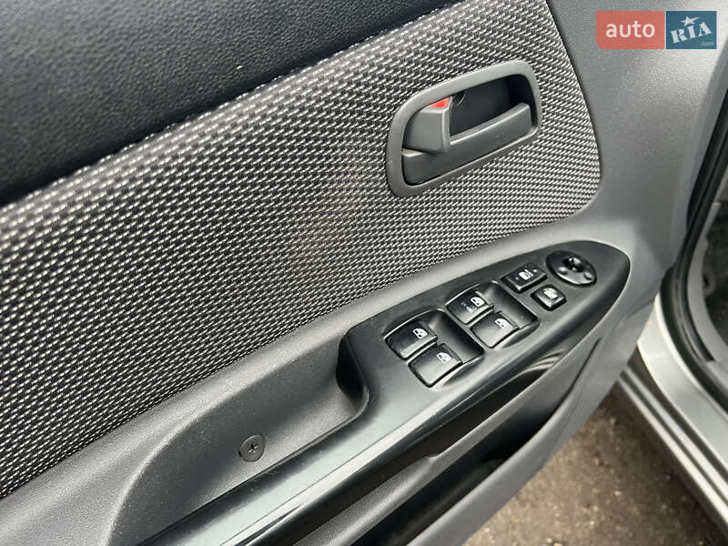 Хетчбек Kia Rio 2010 в Києві