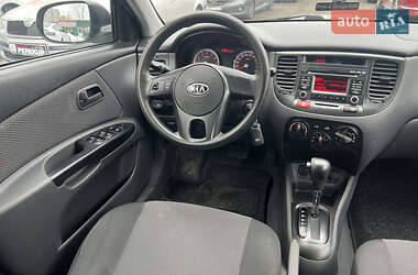 Хэтчбек Kia Rio 2010 в Киеве