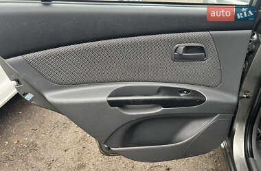 Хэтчбек Kia Rio 2010 в Киеве
