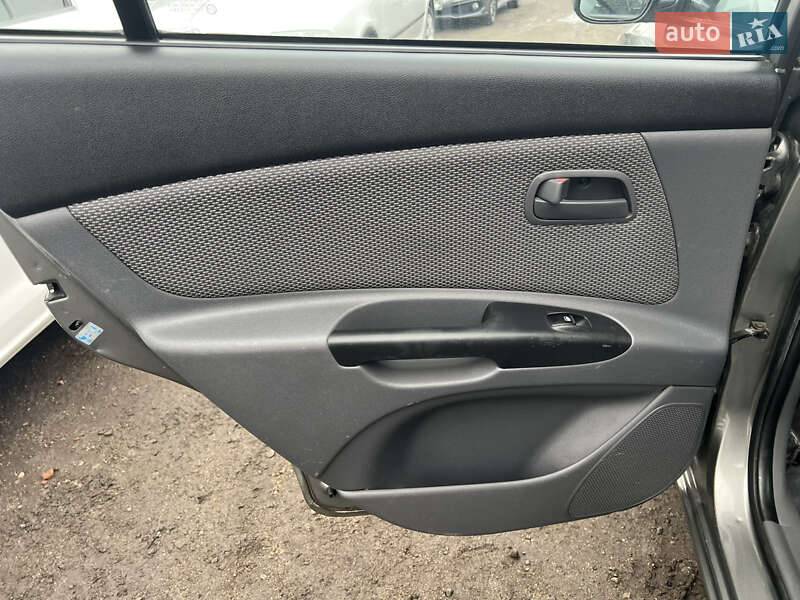 Хетчбек Kia Rio 2010 в Києві