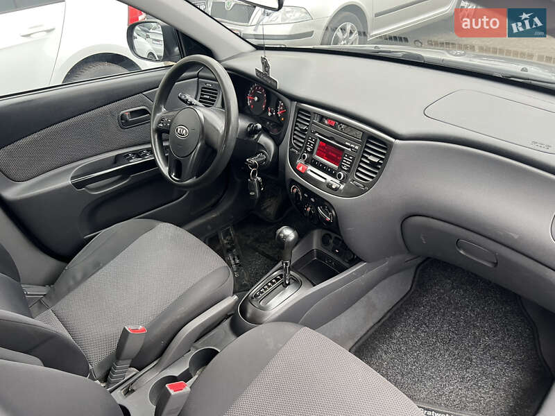 Хетчбек Kia Rio 2010 в Києві