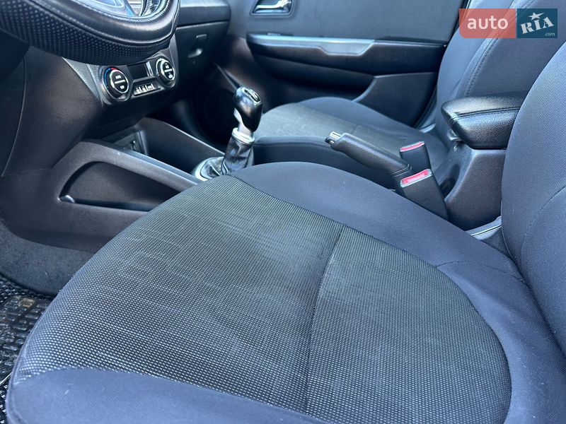 Седан Kia Rio 2012 в Хмельницком