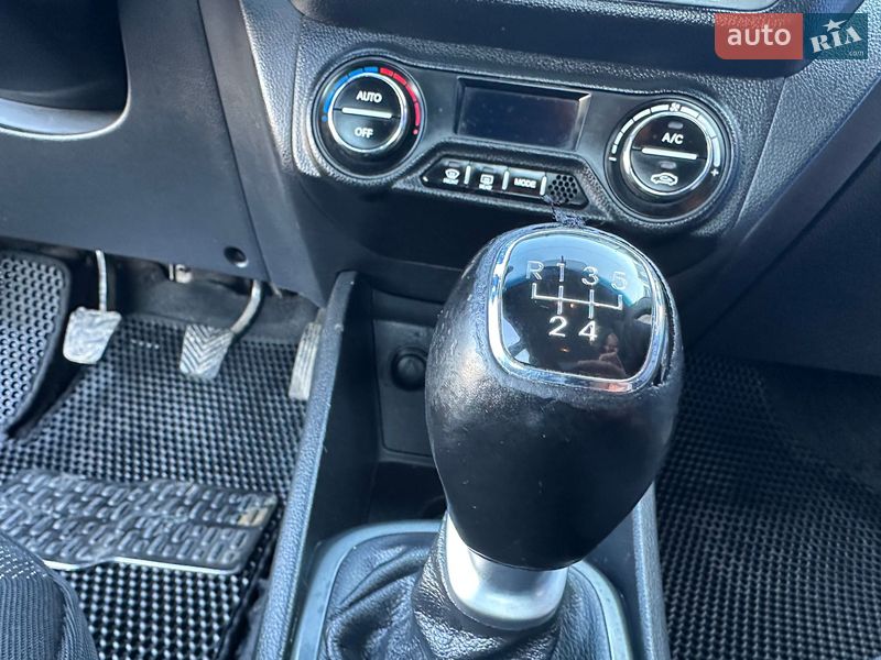 Седан Kia Rio 2012 в Хмельницком