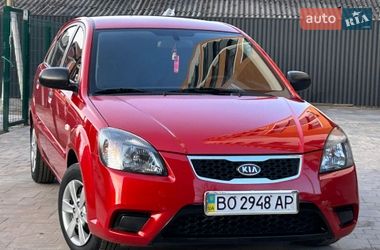 Хэтчбек Kia Rio 2010 в Ивано-Франковске