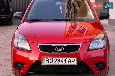 Хэтчбек Kia Rio 2010 в Ивано-Франковске