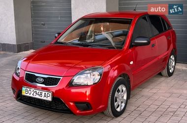 Хэтчбек Kia Rio 2010 в Ивано-Франковске