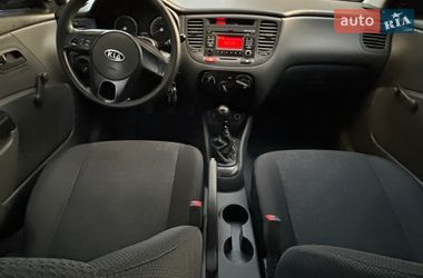 Хэтчбек Kia Rio 2010 в Ивано-Франковске