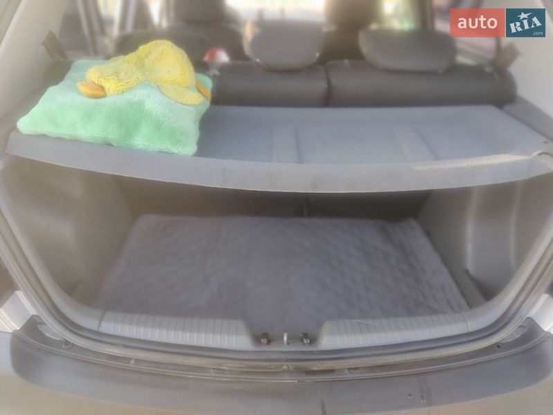 Хэтчбек Kia Rio 2006 в Тернополе