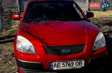 Седан Kia Rio 2007 в Кривому Розі