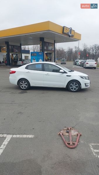 Седан Kia Rio 2013 в Киеве