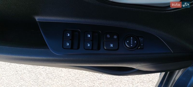 Хэтчбек Kia Rio 2019 в Киеве