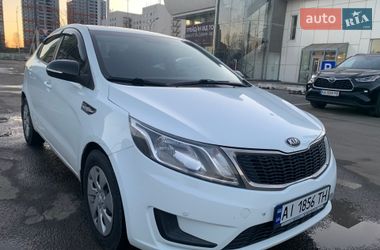 Седан Kia Rio 2013 в Киеве