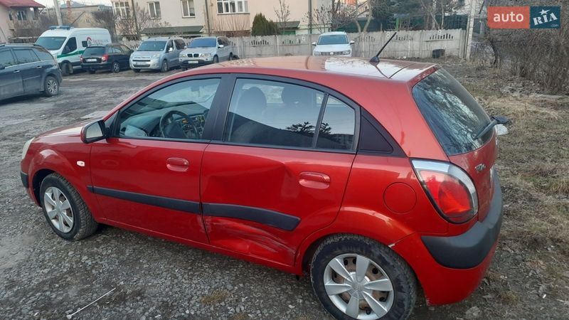 Хэтчбек Kia Rio 2006 в Львове