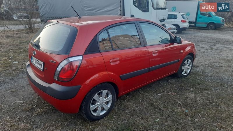 Хэтчбек Kia Rio 2006 в Львове