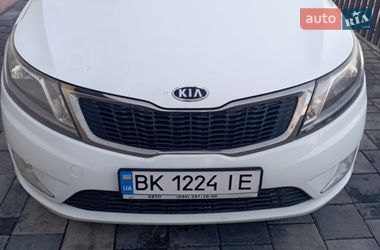 Седан Kia Rio 2012 в Ровно