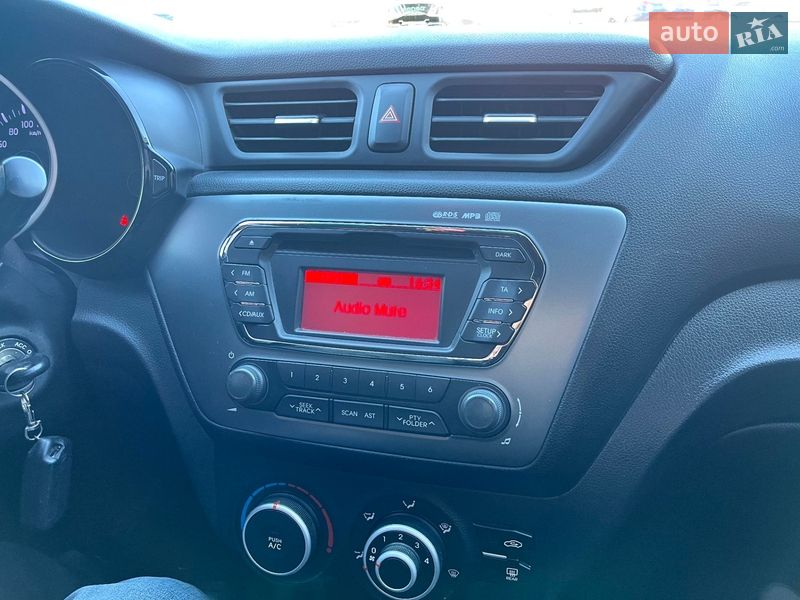Седан Kia Rio 2013 в Полтаве