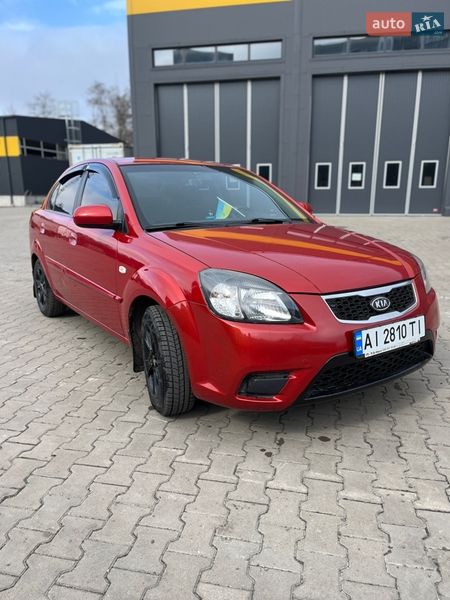 Седан Kia Rio 2010 в Вишневом