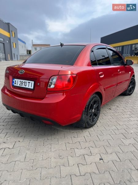 Седан Kia Rio 2010 в Вишневом