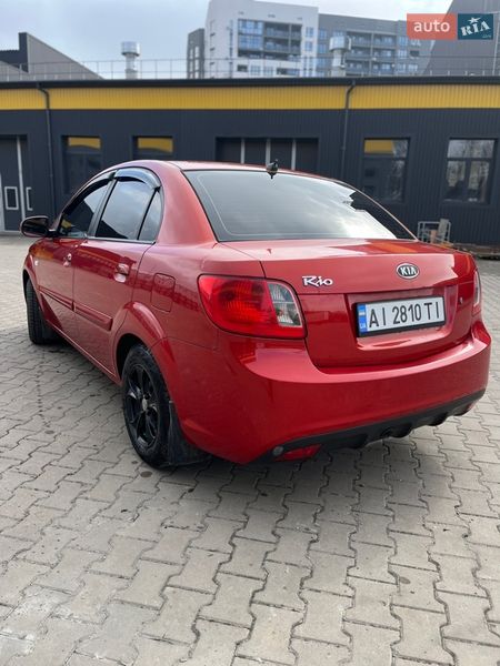 Седан Kia Rio 2010 в Вишневом